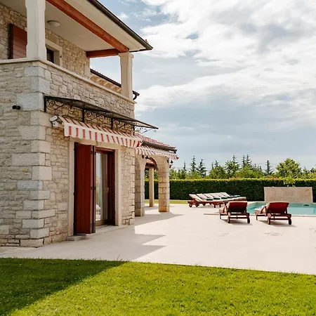 Nyaraló Begonia Mit Privatem Saltwater Pool *