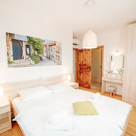 Begonia Holiday home