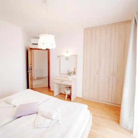 Begonia Holiday home